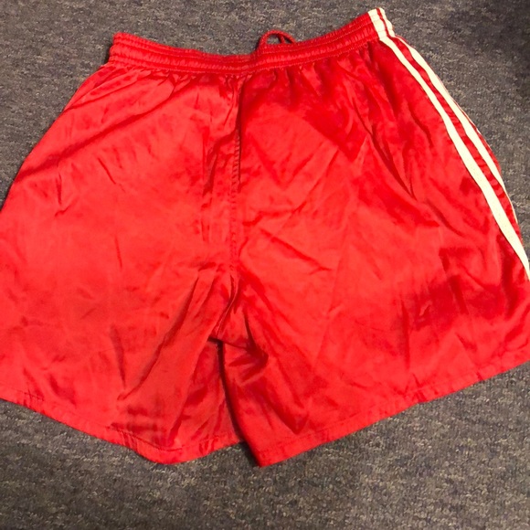 Adidas red white shorts size s with drawstring - Picture 3 of 3